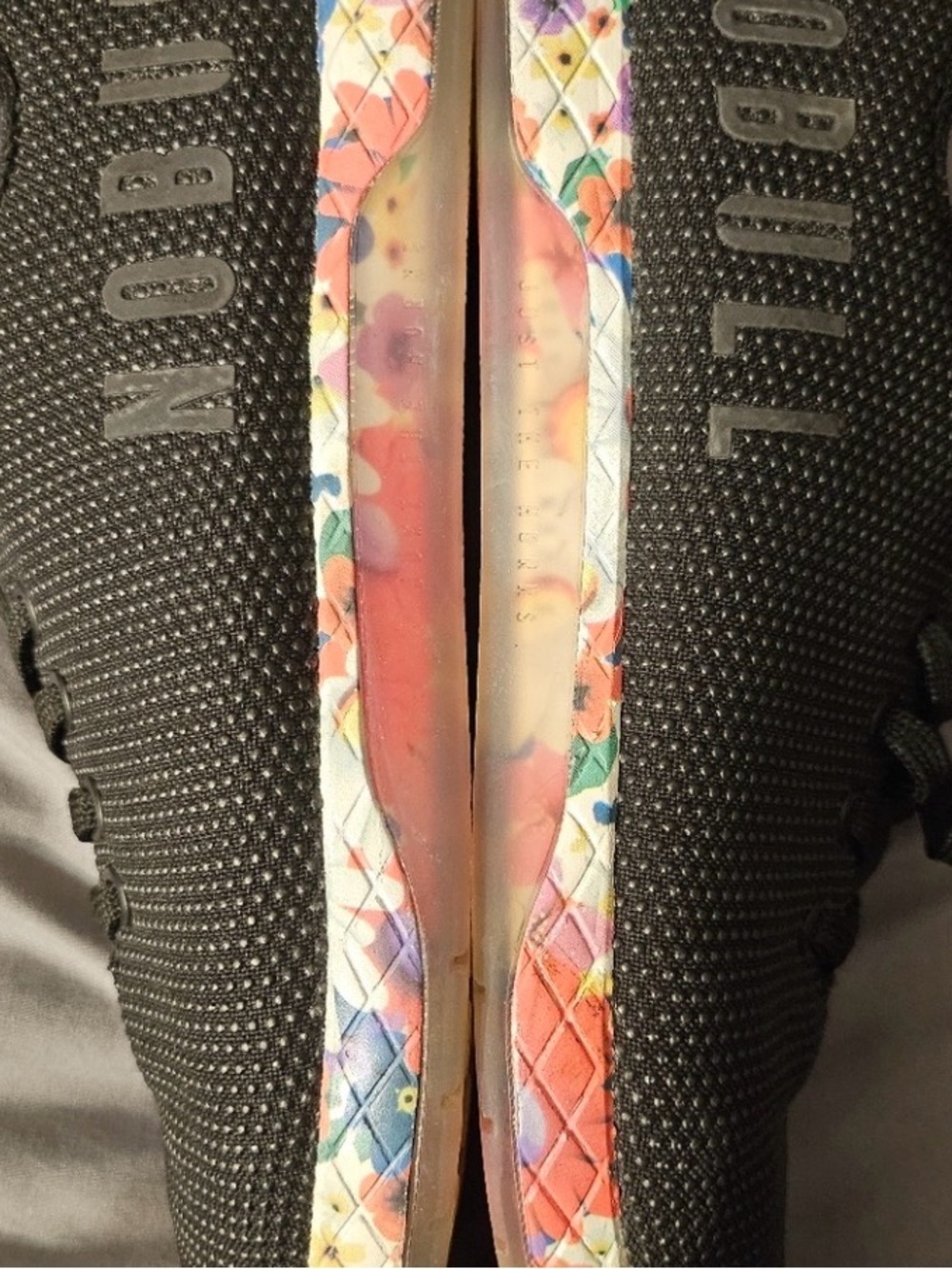 Womens 7.5 NOBULL floral sole shoes